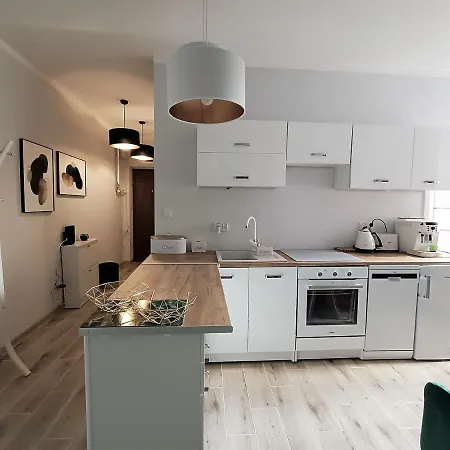 Szmaragdowy Przy Ulicy Opolskiej