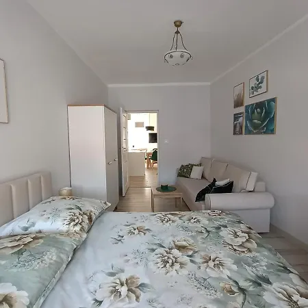 Szmaragdowy Przy Ulicy Opolskiej