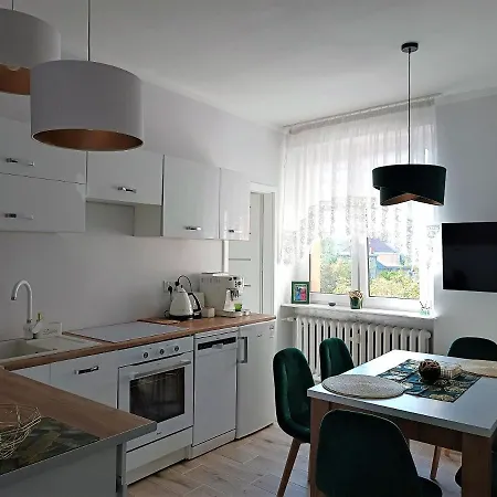 Szmaragdowy Przy Ulicy Opolskiej * タルノフスキェ・グルィ