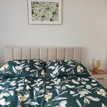 Szmaragdowy Przy Ulicy Opolskiej アパート