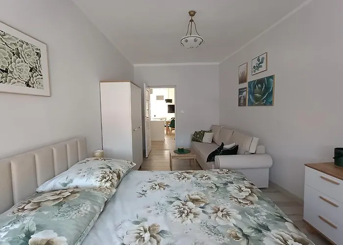 Szmaragdowy Przy Ulicy Opolskiej