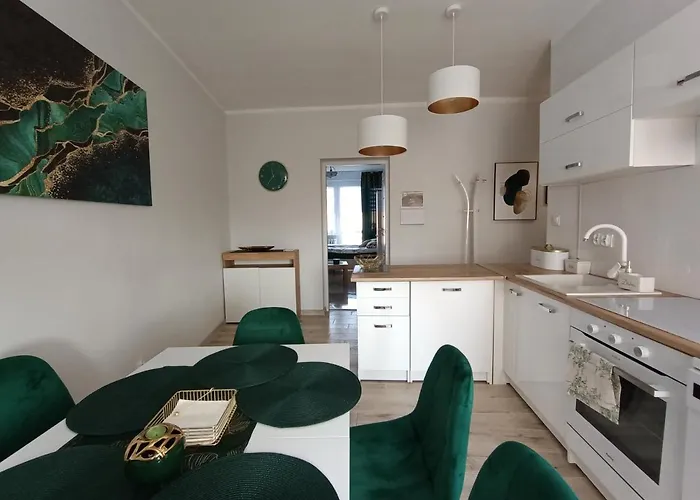 Szmaragdowy Przy Ulicy Opolskiej