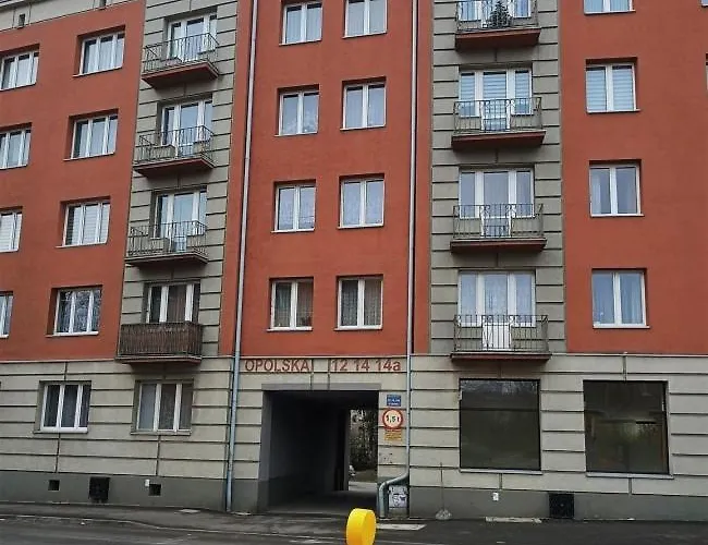 Szmaragdowy Przy Ulicy Opolskiej